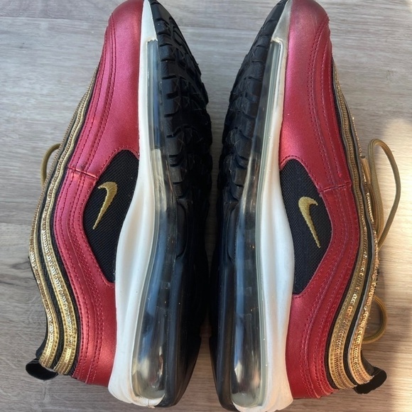 NIKE WOMENS AIR MAX 97 RED METALLIC GOLD SEQUIN SIZE 7.5 - Picture 5 of 13